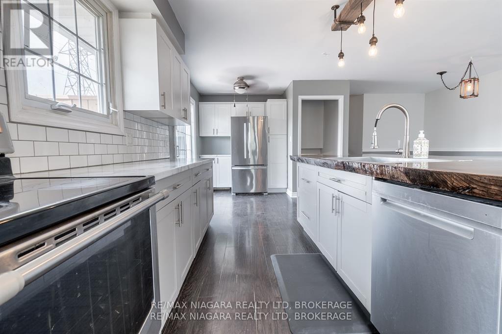 49 Autumn Place, St. Catharines, Ontario  L2P 2W6 - Photo 5 - X12391281