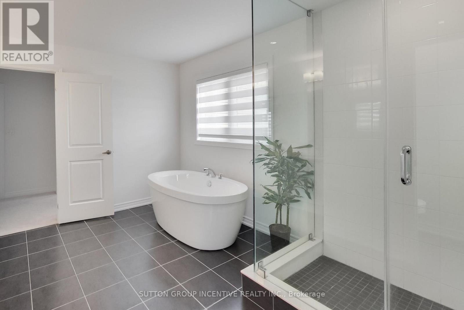 13 Abbey Crescent, Barrie, Ontario  L9J 0W9 - Photo 18 - S12391186