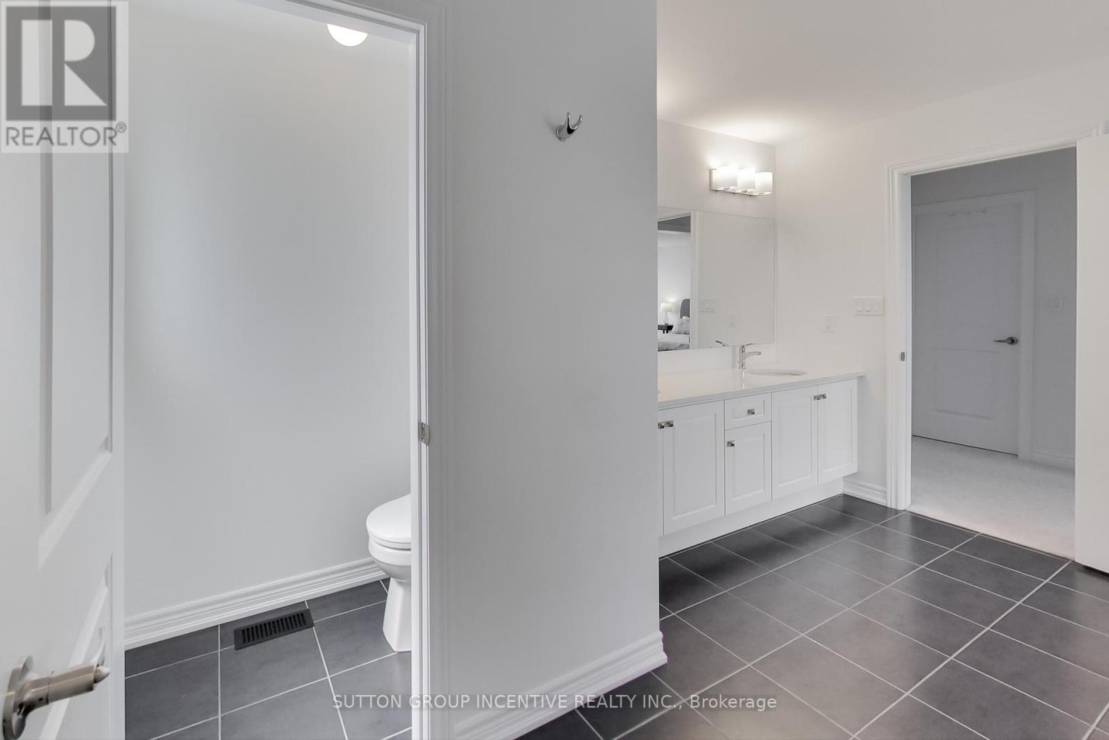 13 Abbey Crescent, Barrie, Ontario  L9J 0W9 - Photo 19 - S12391186