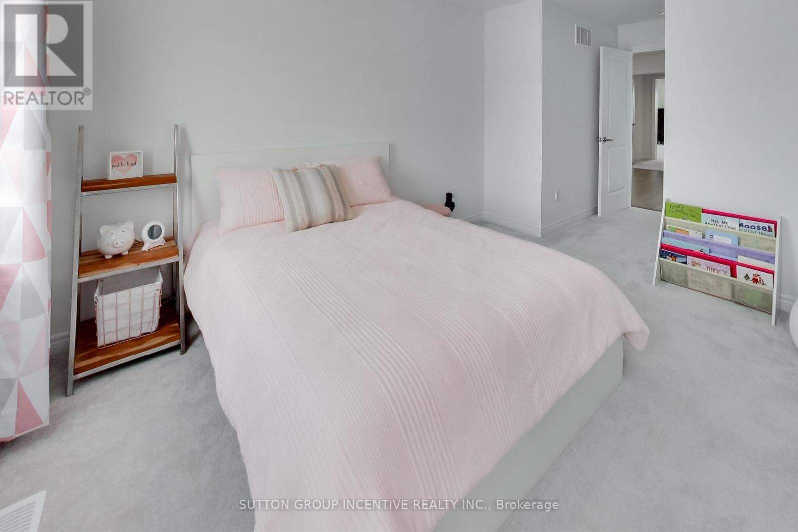 13 Abbey Crescent, Barrie, Ontario  L9J 0W9 - Photo 24 - S12391186