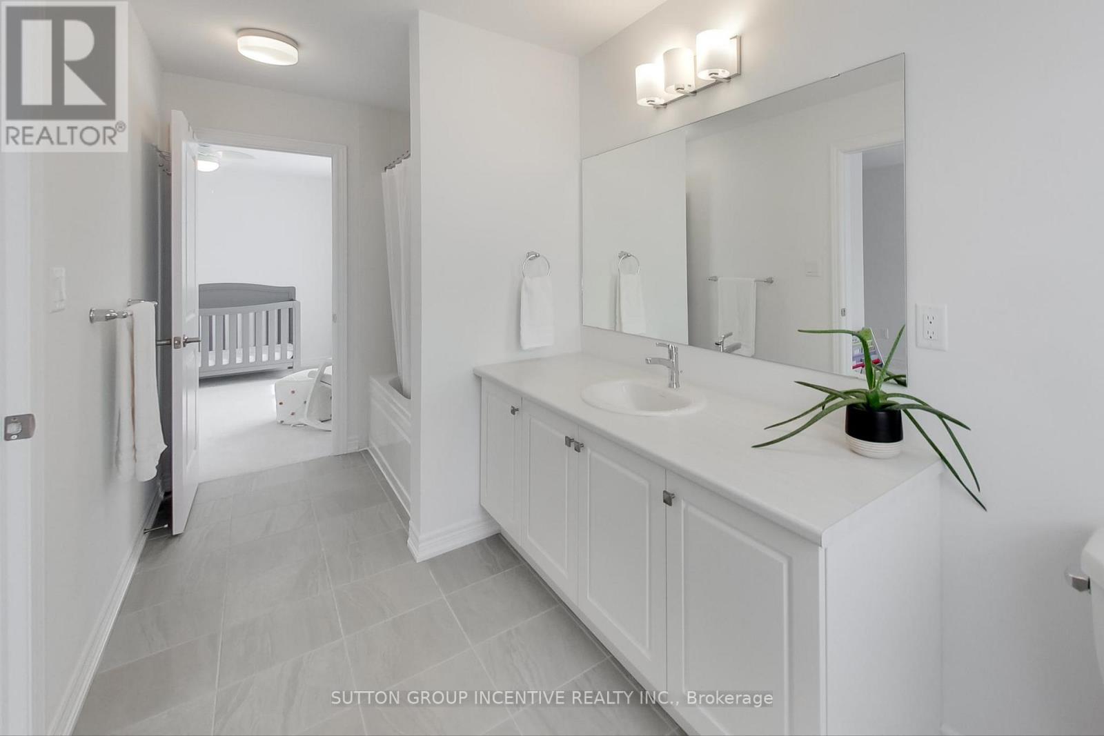 13 Abbey Crescent, Barrie, Ontario  L9J 0W9 - Photo 27 - S12391186