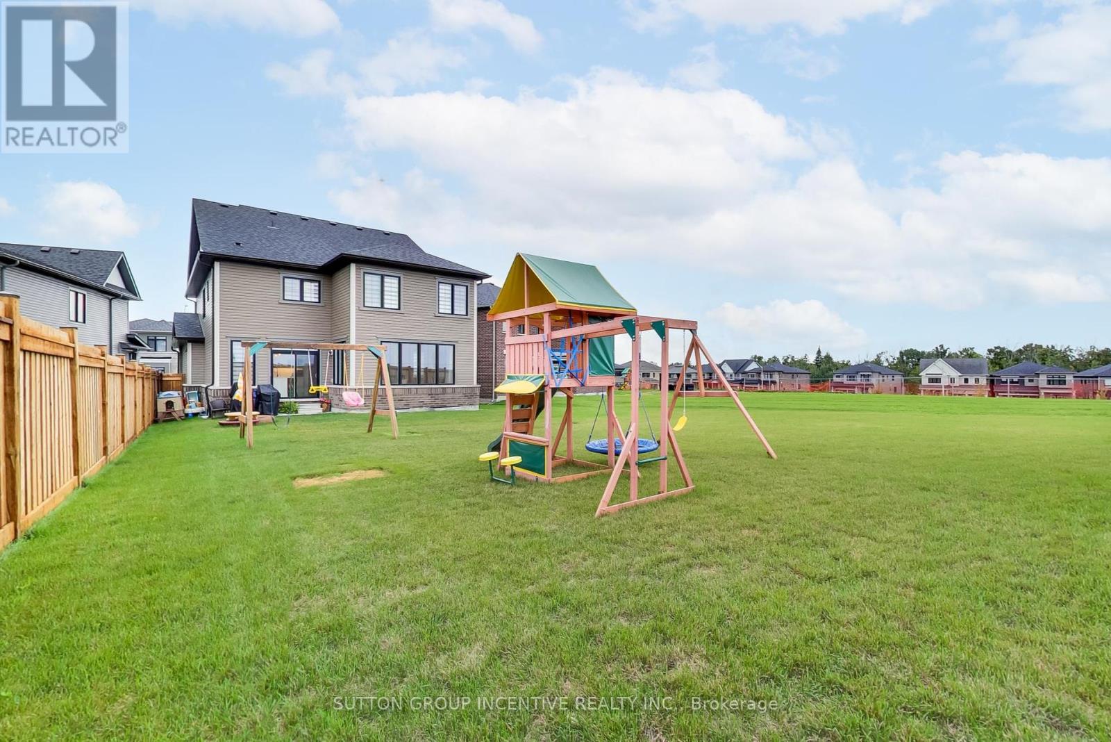 13 Abbey Crescent, Barrie, Ontario  L9J 0W9 - Photo 34 - S12391186