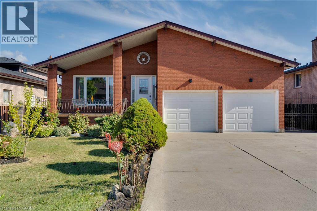 18 PAVAROTTI Court, Hamilton, Ontario