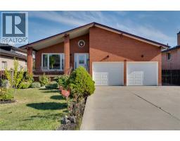 18 PAVAROTTI Court, Hamilton, Ontario