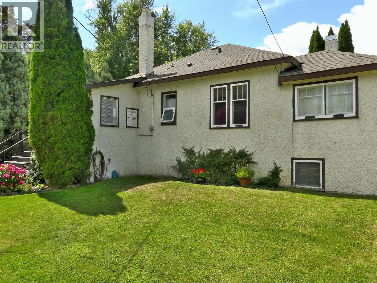 1830 Riverside Avenue, Kelowna, British Columbia  V1Y 1A7 - Photo 3 - 10362012