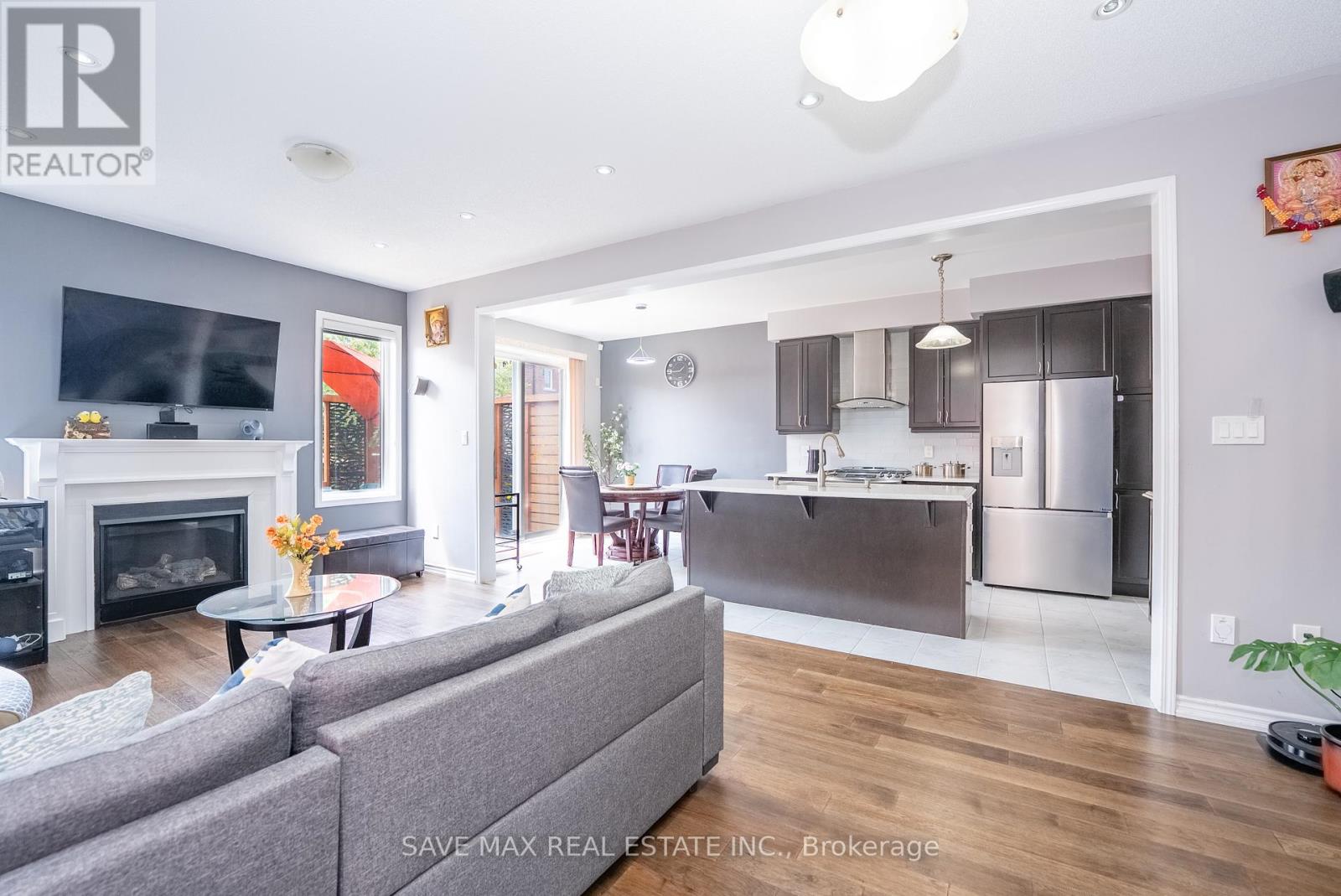 30 Polstar Road, Brampton (Northwest Brampton), Ontario  L7A 0G2 - Photo 5 - W12391125