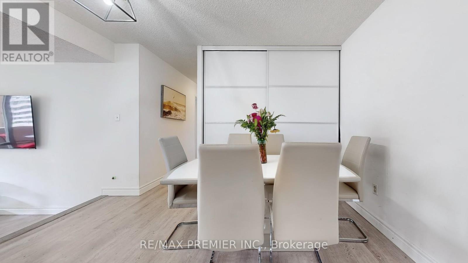 710 - 270 Scarlett Road, Toronto, Ontario  M6N 4X7 - Photo 15 - W12391167