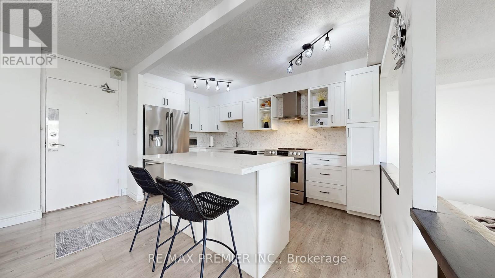 710 - 270 Scarlett Road, Toronto, Ontario  M6N 4X7 - Photo 7 - W12391167