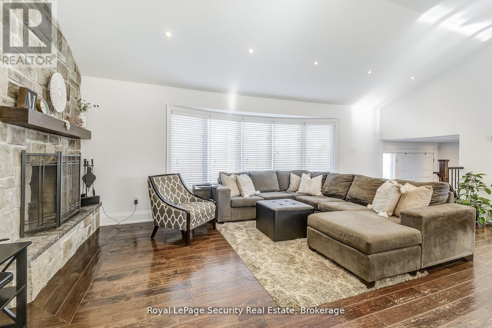 11310 Trafalgar Road, Halton Hills (Stewarttown), Ontario  L7G 4S5 - Photo 10 - W12391177