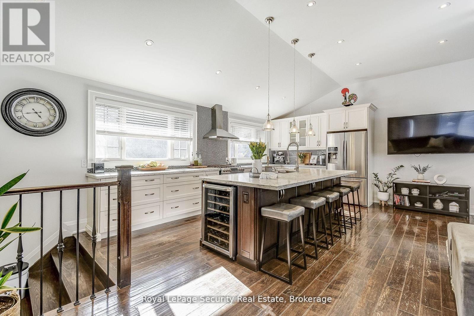 11310 Trafalgar Road, Halton Hills (Stewarttown), Ontario  L7G 4S5 - Photo 11 - W12391177