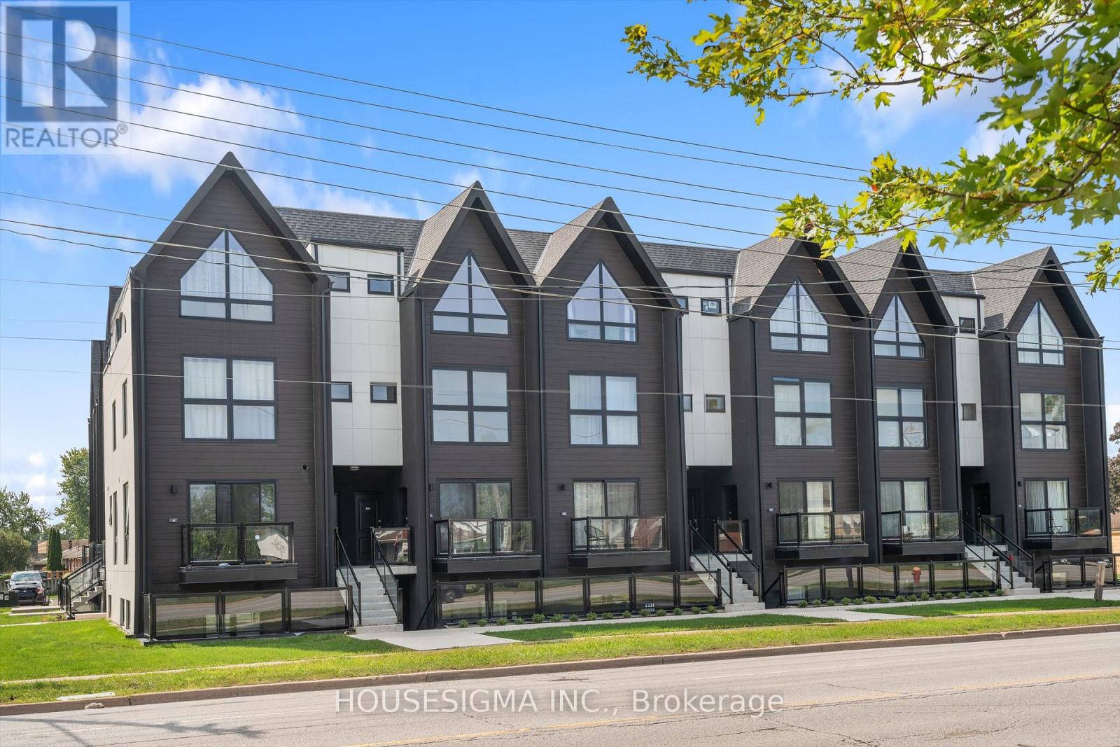 302 - 7277 Wilson Crescent, Niagara Falls, Ontario  L2G 4R8 - Photo 2 - X12391048