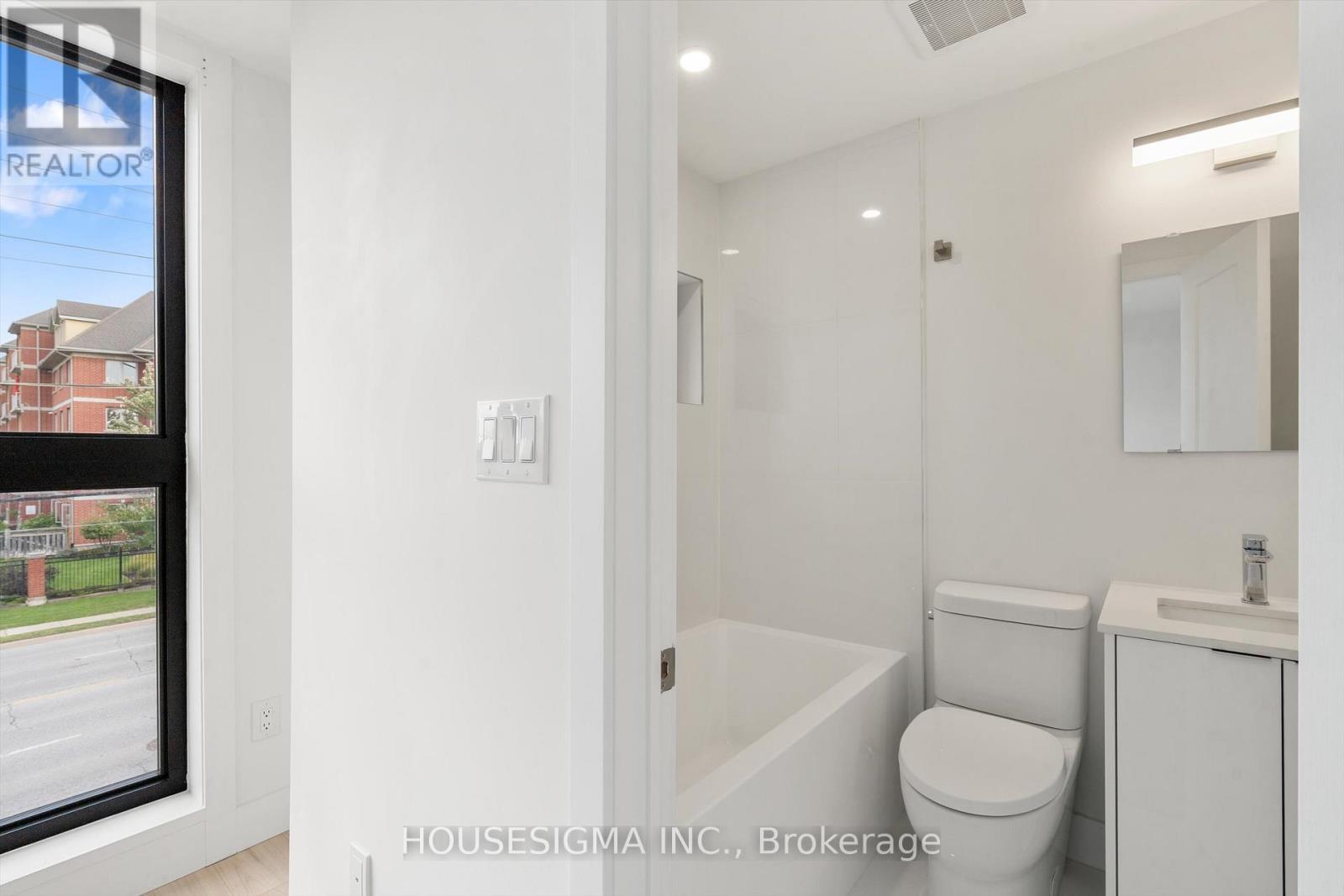 302 - 7277 Wilson Crescent, Niagara Falls, Ontario  L2G 4R8 - Photo 20 - X12391048
