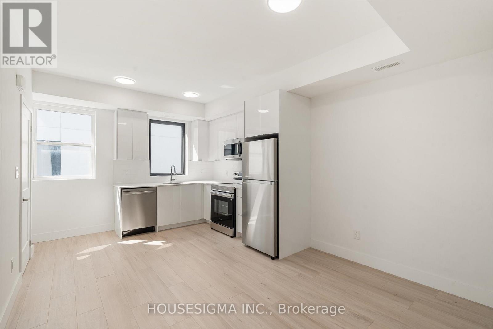 302 - 7277 Wilson Crescent, Niagara Falls, Ontario  L2G 4R8 - Photo 6 - X12391048