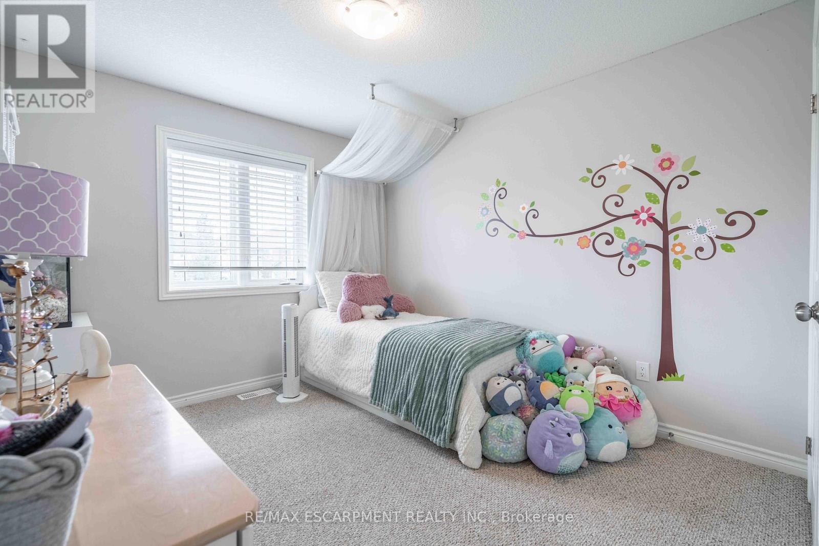 27 Purnell Drive, Hamilton (Gilbert), Ontario  L9C 0C6 - Photo 23 - X12391068