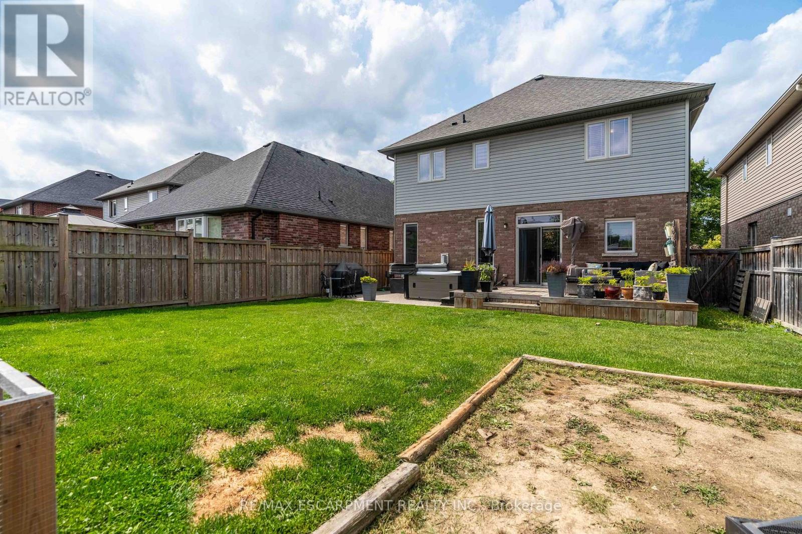 27 Purnell Drive, Hamilton (Gilbert), Ontario  L9C 0C6 - Photo 28 - X12391068