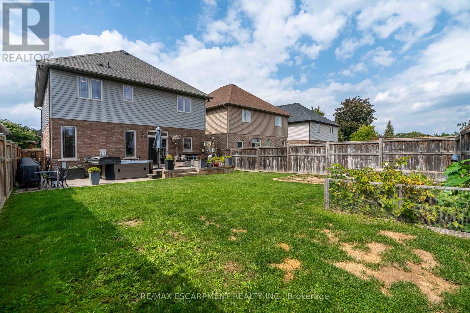 27 Purnell Drive, Hamilton (Gilbert), Ontario  L9C 0C6 - Photo 29 - X12391068