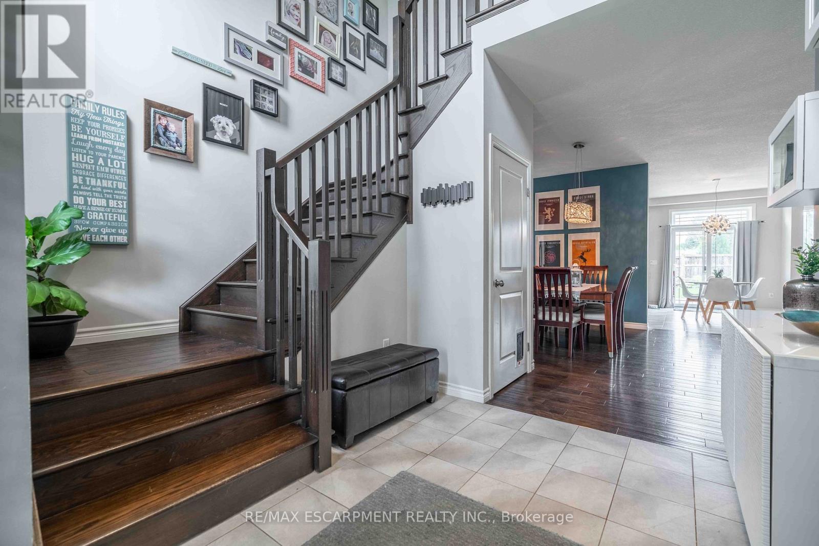 27 Purnell Drive, Hamilton (Gilbert), Ontario  L9C 0C6 - Photo 3 - X12391068