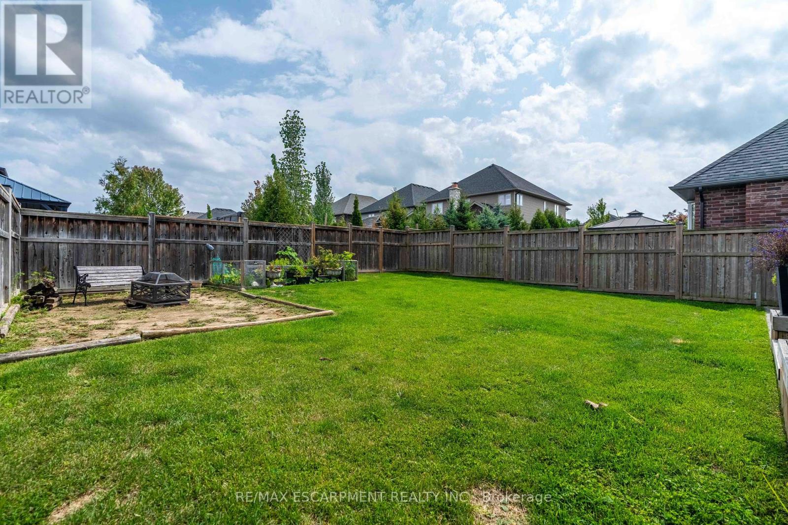 27 Purnell Drive, Hamilton (Gilbert), Ontario  L9C 0C6 - Photo 30 - X12391068