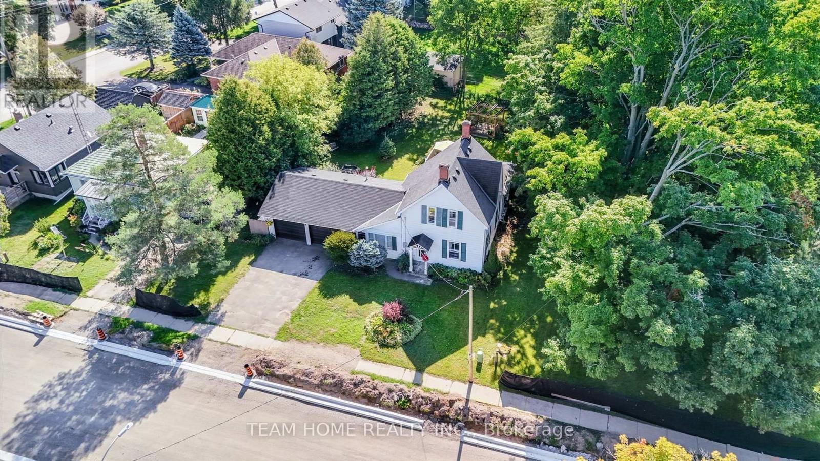 Property at 3 DUNDAS STREET E image 3