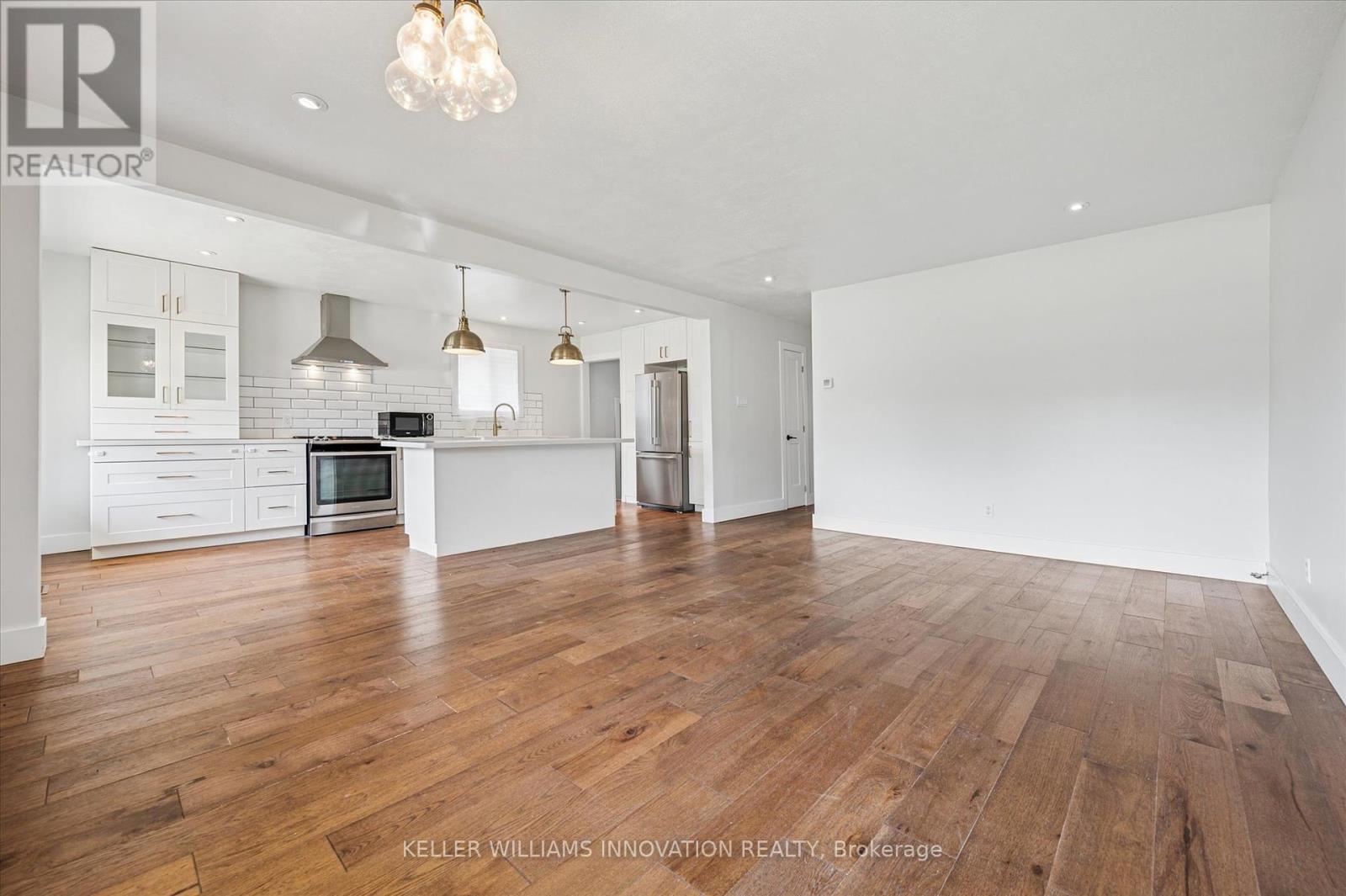 79 Lorraine Drive, Cambridge, Ontario N1R 6P2 - Photo 4 - X12391157