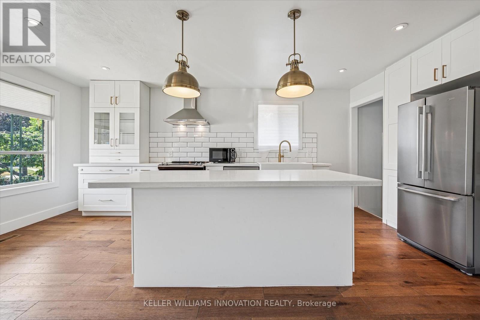 79 Lorraine Drive, Cambridge, Ontario N1R 6P2 - Photo 5 - X12391157