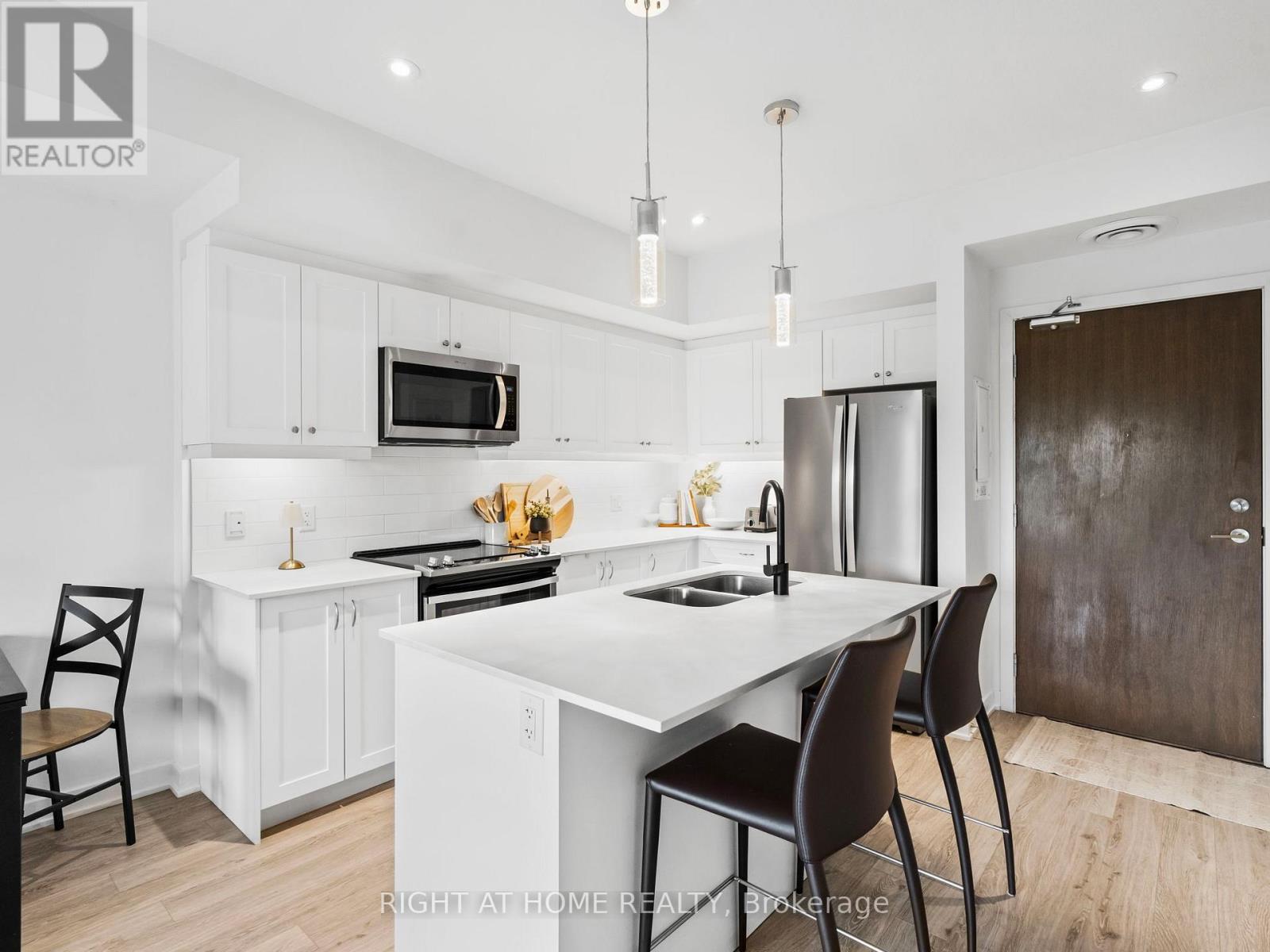 503 - 16 Markle Crescent, Hamilton, Ontario  L9G 0H4 - Photo 8 - X12391188