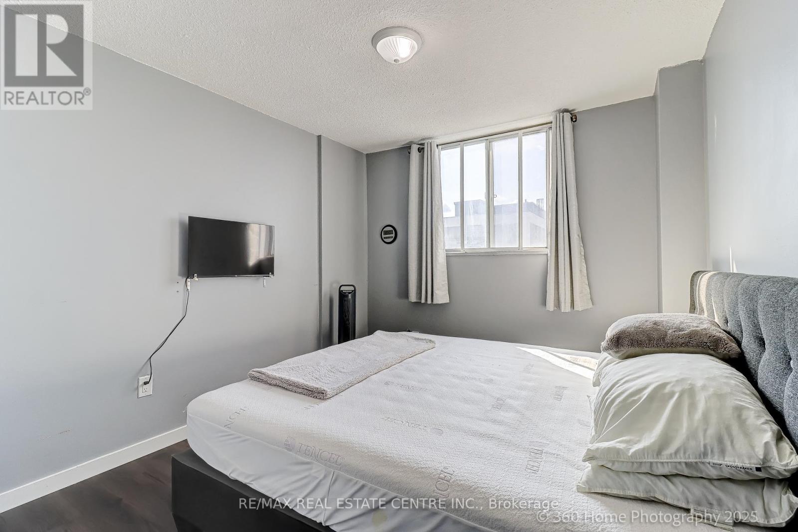 1108 - 200 Lotherton Pathway, Toronto, Ontario  M6B 2G9 - Photo 13 - W12390190