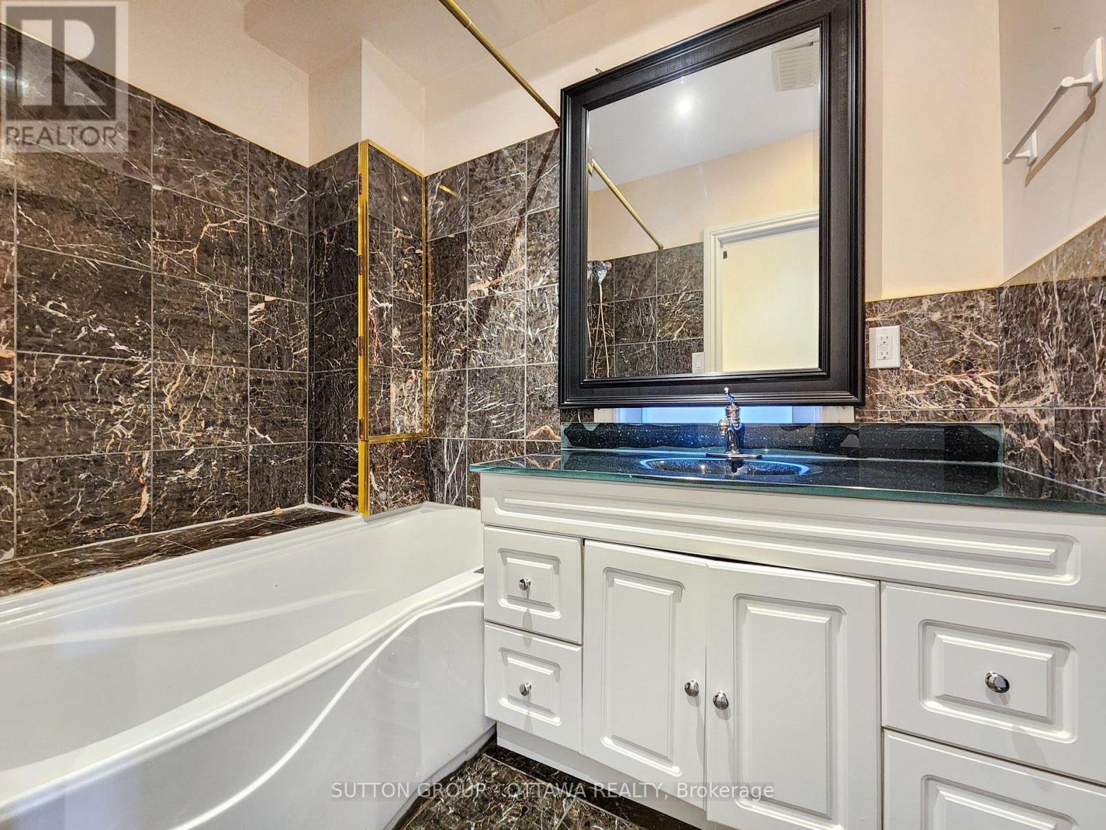 139 Eccles Street, Ottawa, Ontario  K1R 6S7 - Photo 29 - X12355588