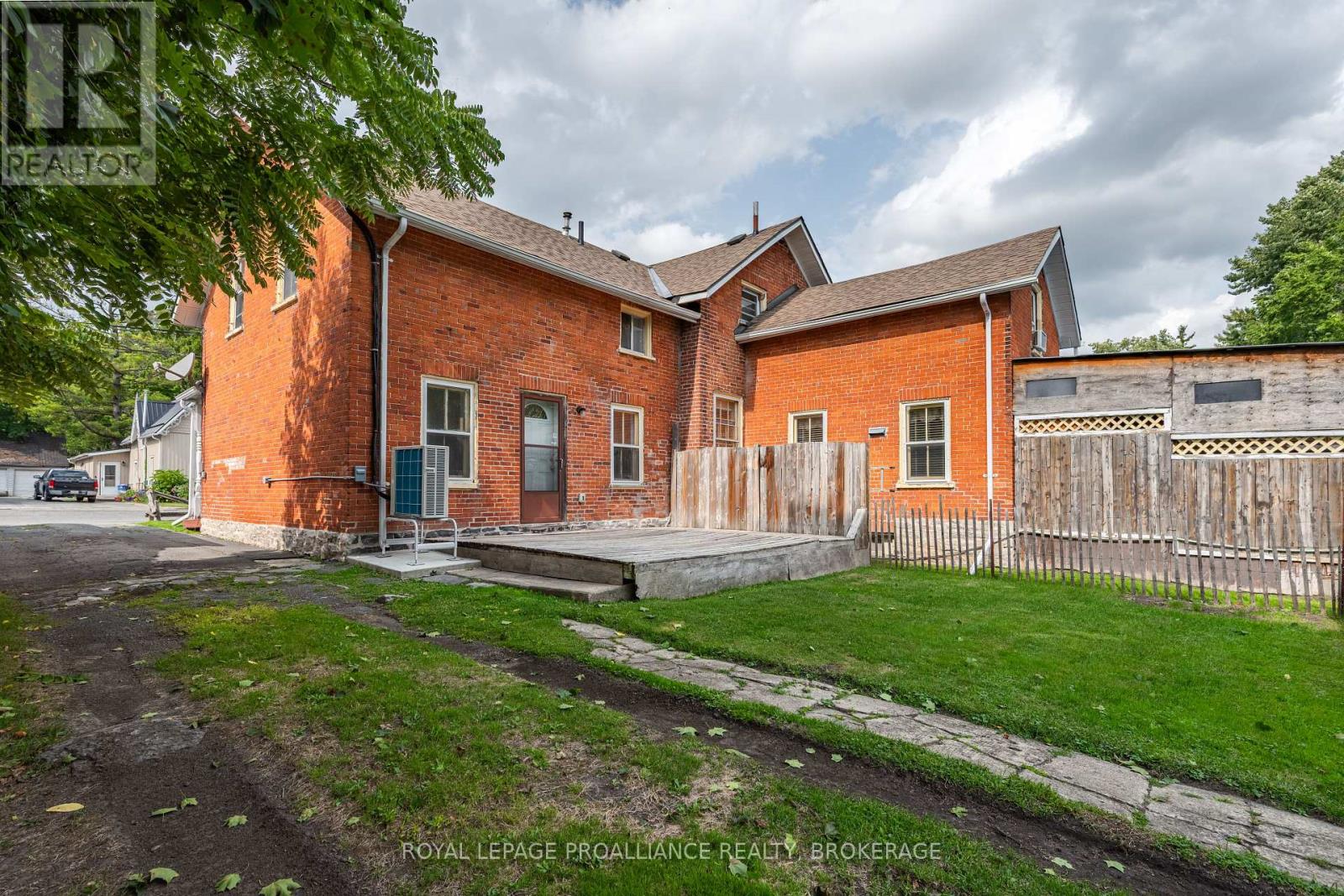 10-12 Thomas Street E, Greater Napanee (Greater Napanee), Ontario  K7R 1K6 - Photo 20 - X12391422