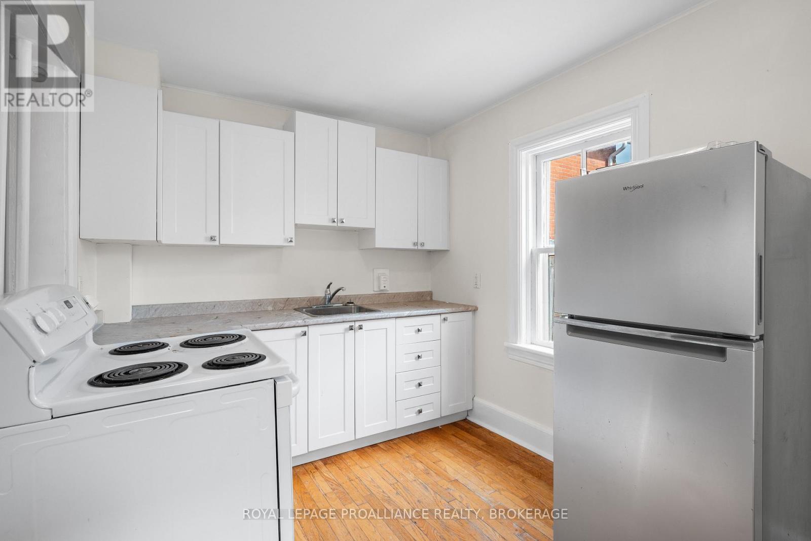10-12 Thomas Street E, Greater Napanee (Greater Napanee), Ontario  K7R 1K6 - Photo 6 - X12391422