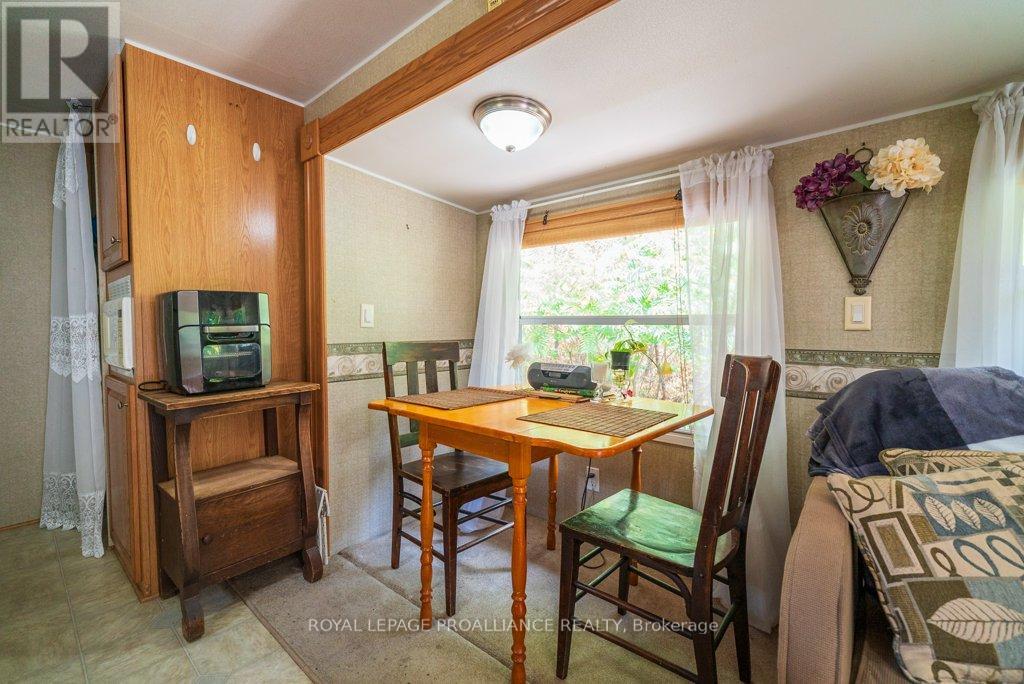 216 Glastonbury Road, Addington Highlands, Ontario  K0H 2G0 - Photo 11 - X12391351
