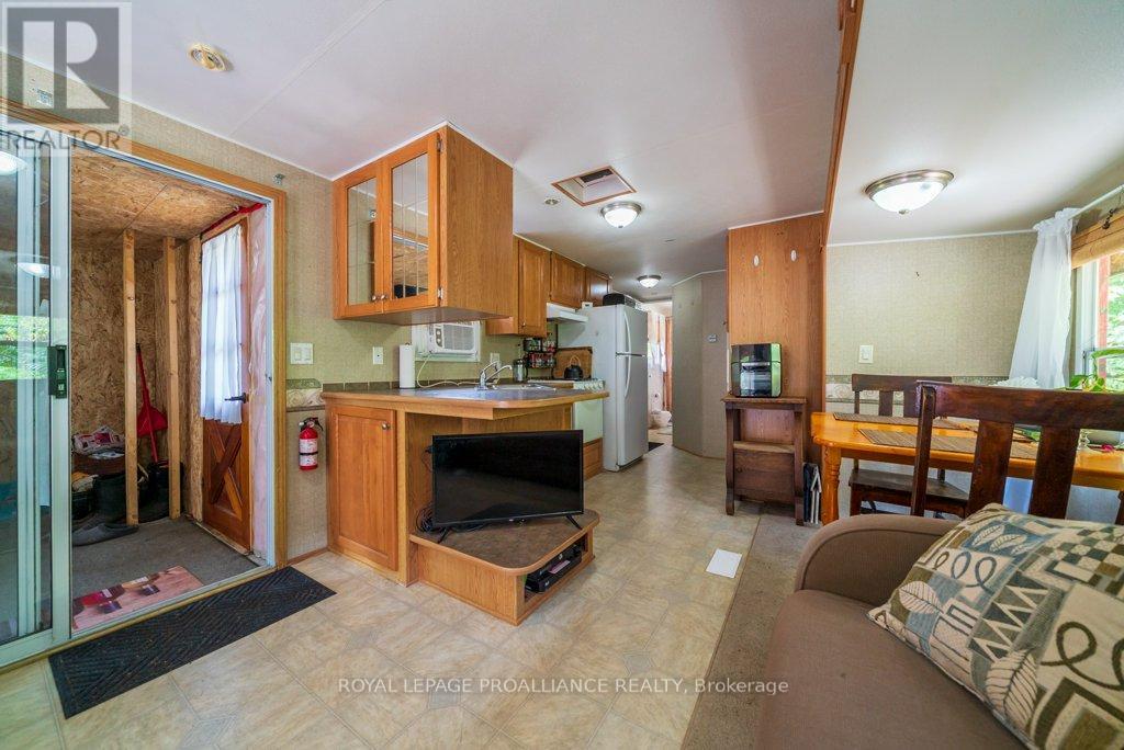216 Glastonbury Road, Addington Highlands, Ontario  K0H 2G0 - Photo 12 - X12391351