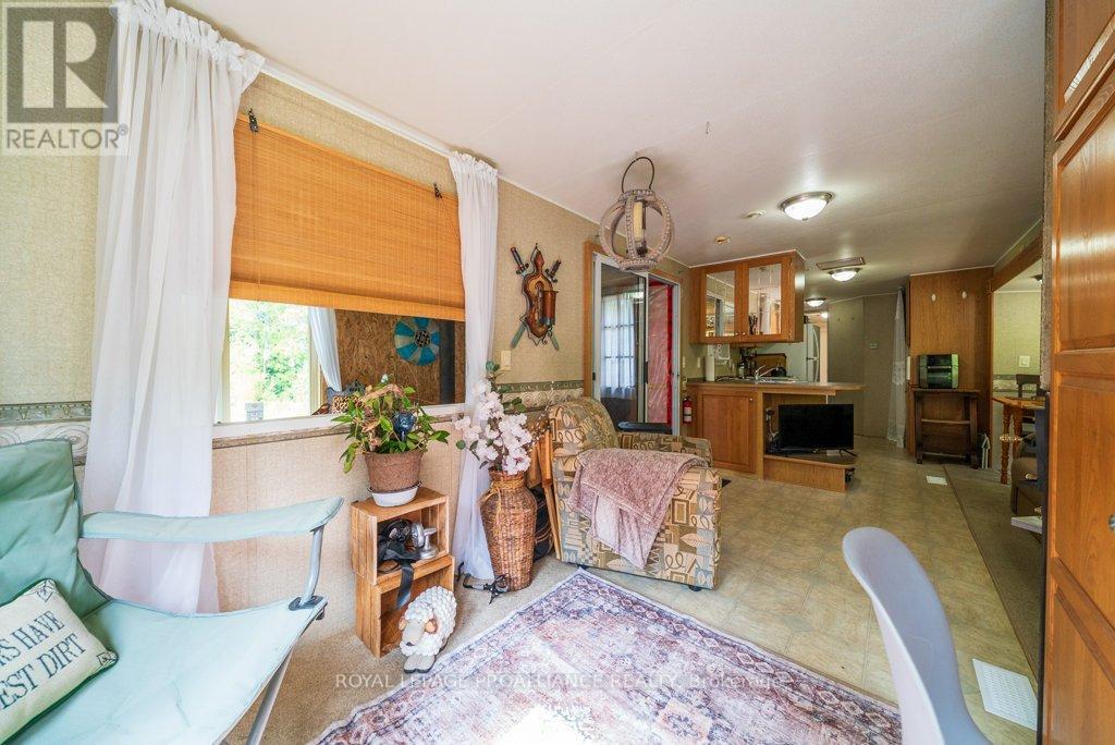216 Glastonbury Road, Addington Highlands, Ontario  K0H 2G0 - Photo 13 - X12391351