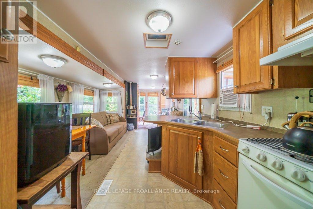 216 Glastonbury Road, Addington Highlands, Ontario  K0H 2G0 - Photo 17 - X12391351
