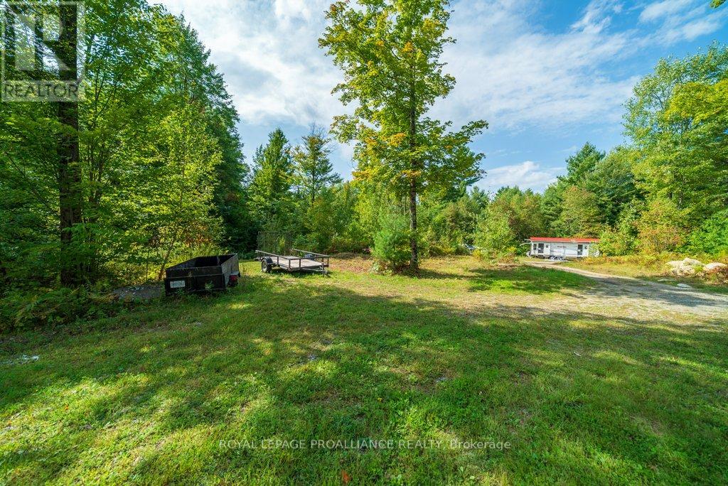 216 Glastonbury Road, Addington Highlands, Ontario  K0H 2G0 - Photo 24 - X12391351