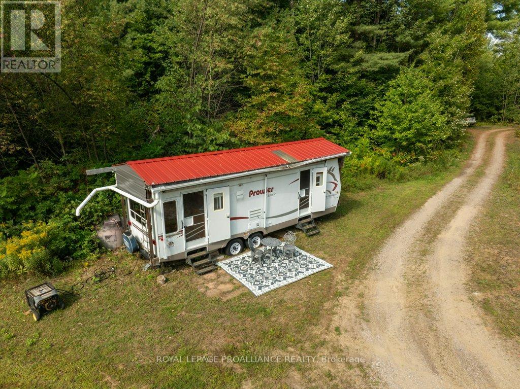 216 Glastonbury Road, Addington Highlands, Ontario  K0H 2G0 - Photo 26 - X12391351