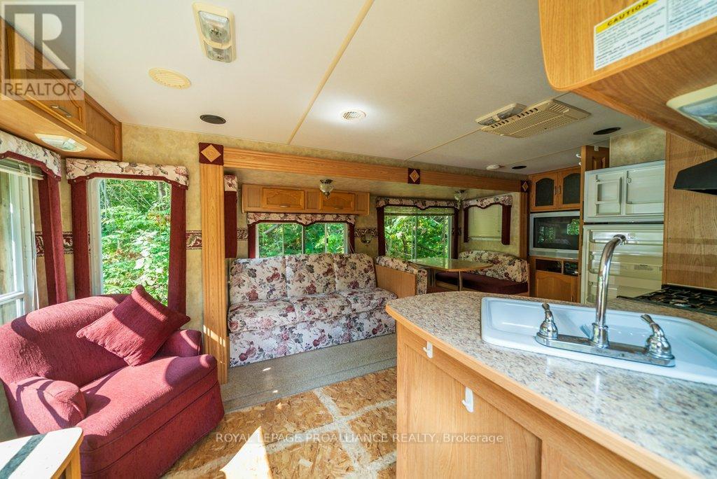 216 Glastonbury Road, Addington Highlands, Ontario  K0H 2G0 - Photo 27 - X12391351