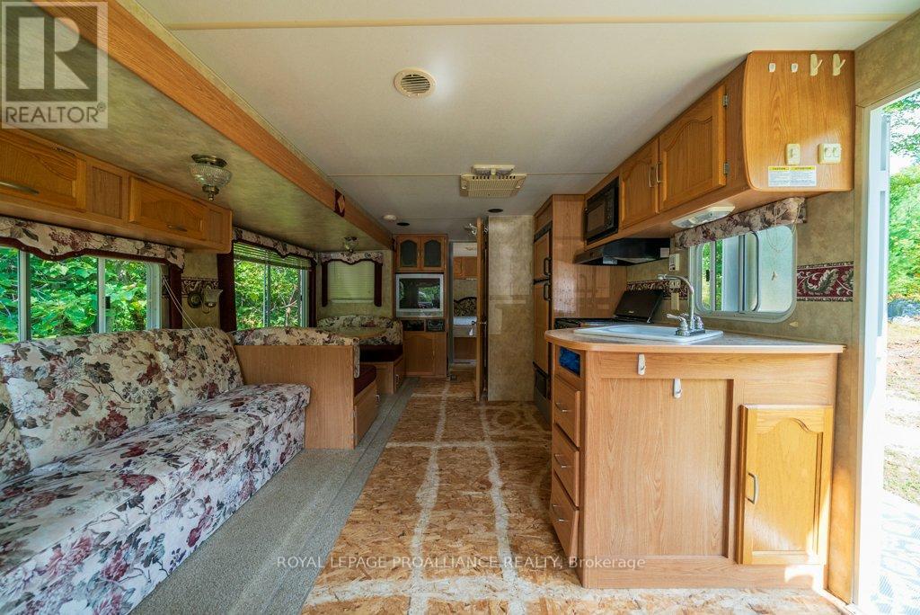 216 Glastonbury Road, Addington Highlands, Ontario  K0H 2G0 - Photo 29 - X12391351