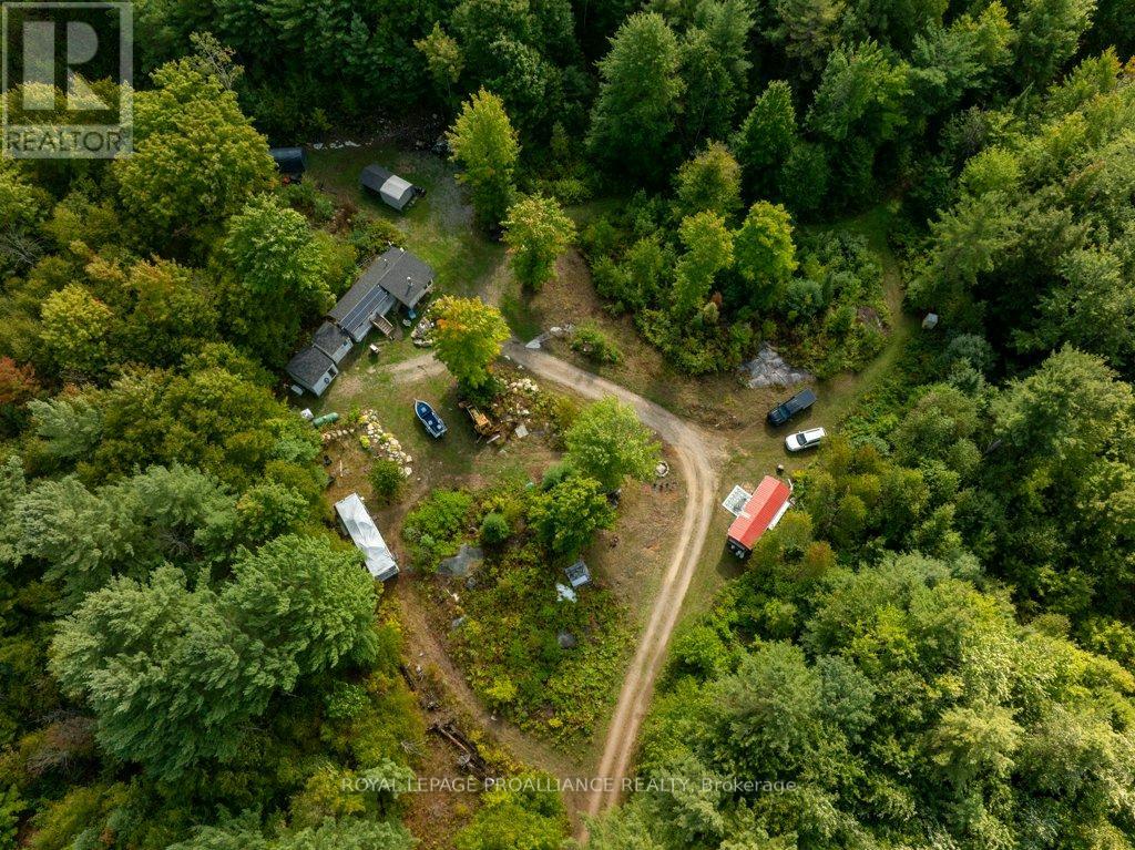 216 Glastonbury Road, Addington Highlands, Ontario  K0H 2G0 - Photo 33 - X12391351