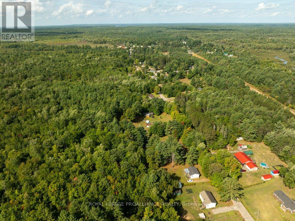 216 Glastonbury Road, Addington Highlands, Ontario  K0H 2G0 - Photo 41 - X12391351