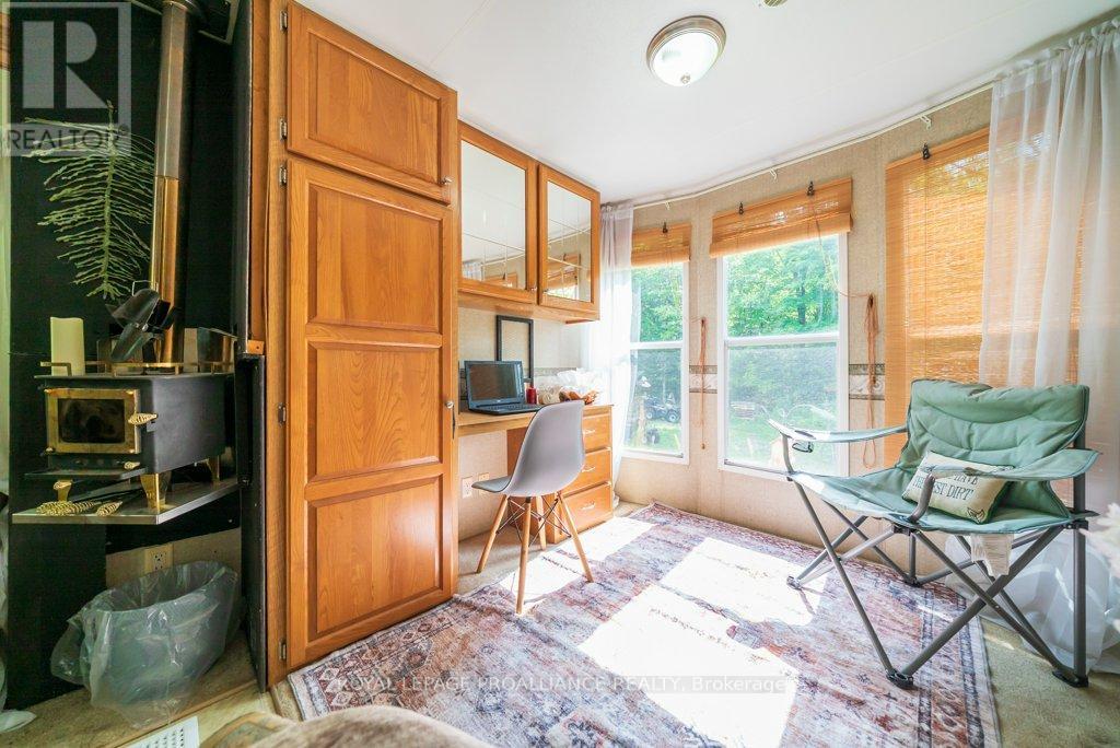 216 Glastonbury Road, Addington Highlands, Ontario  K0H 2G0 - Photo 7 - X12391351