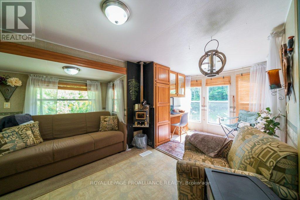 216 Glastonbury Road, Addington Highlands, Ontario  K0H 2G0 - Photo 9 - X12391351