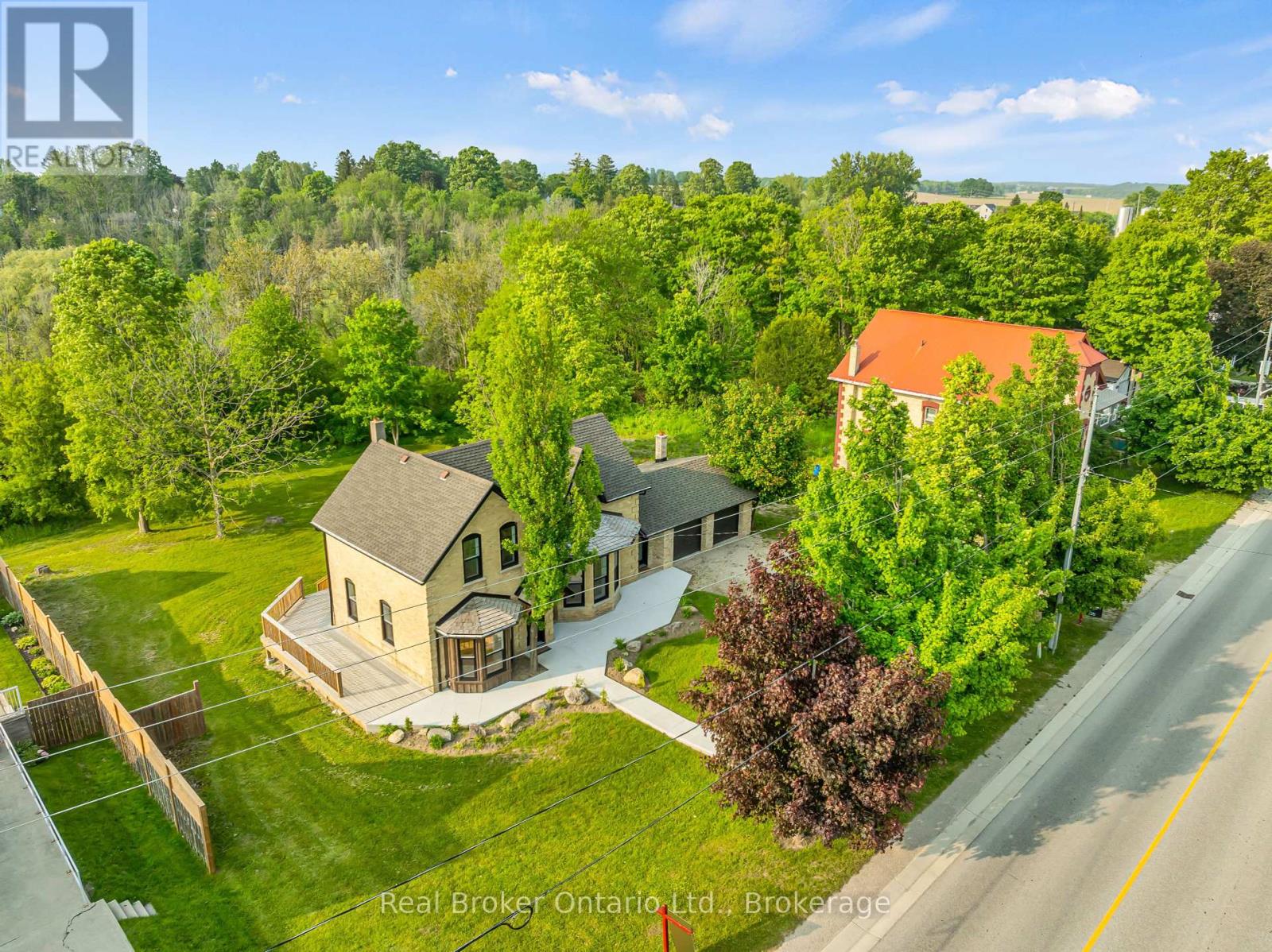 16 HILLCREST STREET W, South Bruce, Ontario
