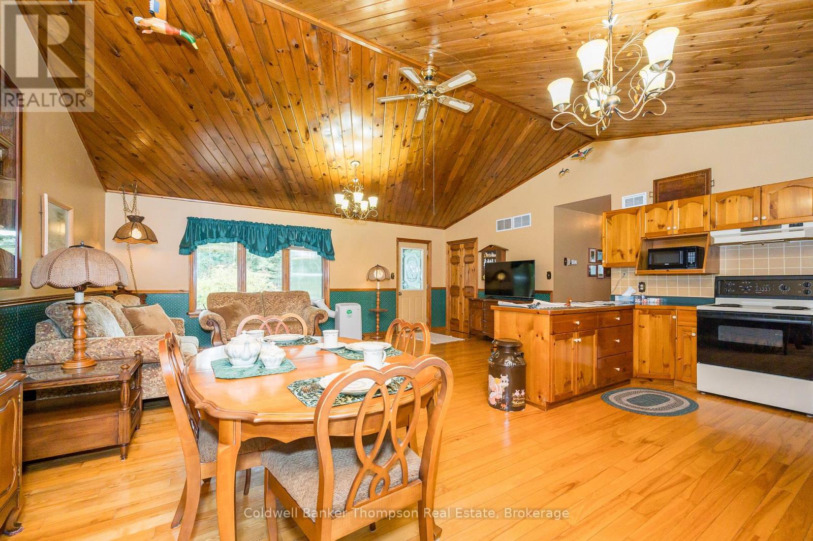 66 Rain Lake Road, Kearney, Ontario  P0A 1M0 - Photo 7 - X12348586