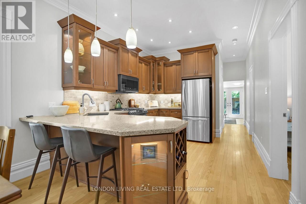 135 Duchess Avenue, London South (South F), Ontario  N6C 1N8 - Photo 12 - X12391333