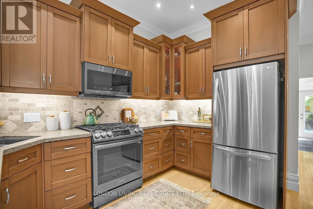 135 Duchess Avenue, London South (South F), Ontario  N6C 1N8 - Photo 13 - X12391333