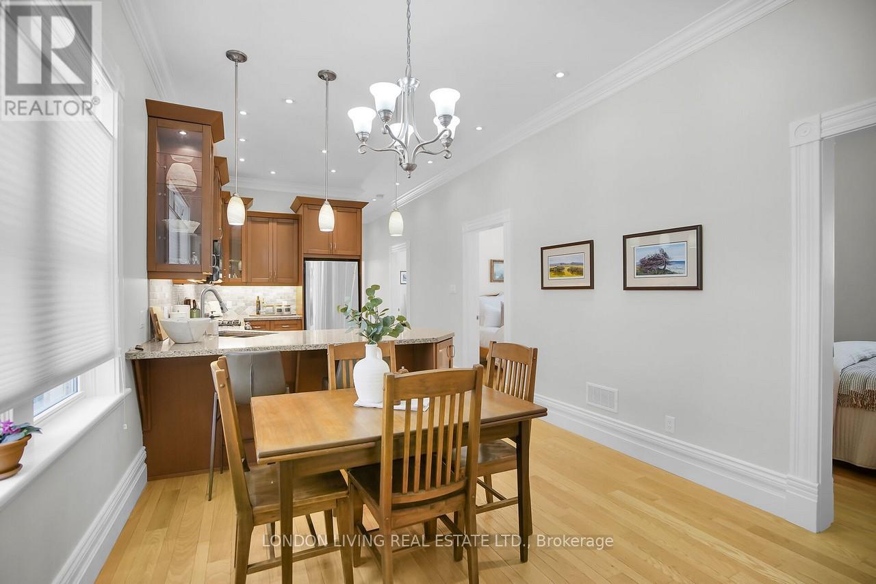 135 Duchess Avenue, London South (South F), Ontario  N6C 1N8 - Photo 6 - X12391333