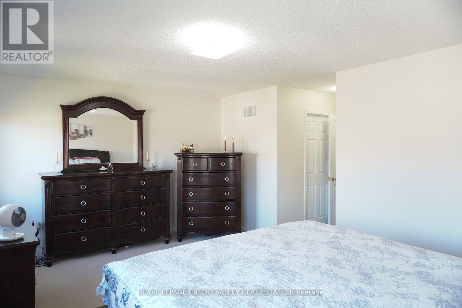 72 Kilrea Way, Brampton, Ontario  L6X 0R3 - Photo 17 - W12384926