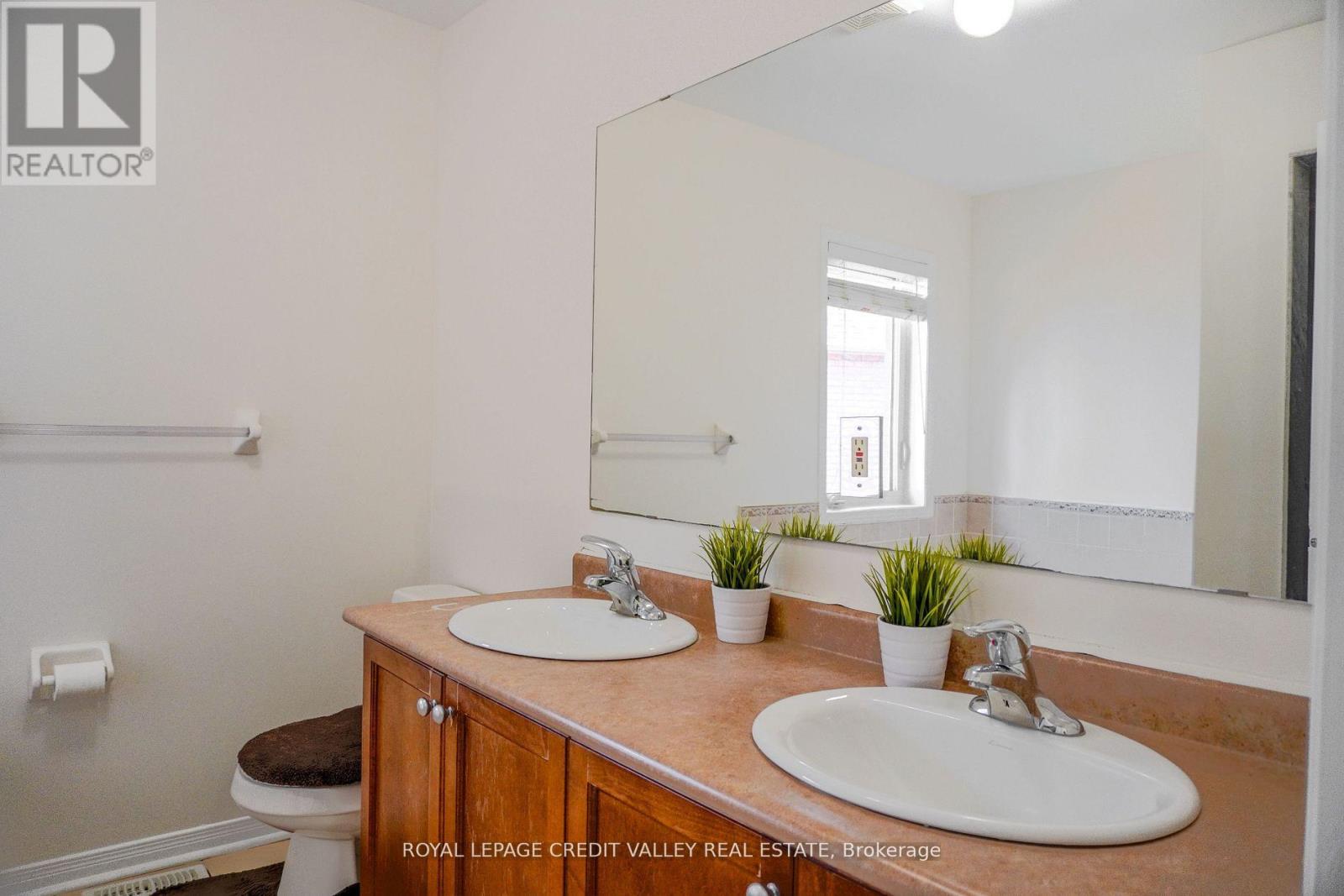 72 Kilrea Way, Brampton, Ontario  L6X 0R3 - Photo 19 - W12384926