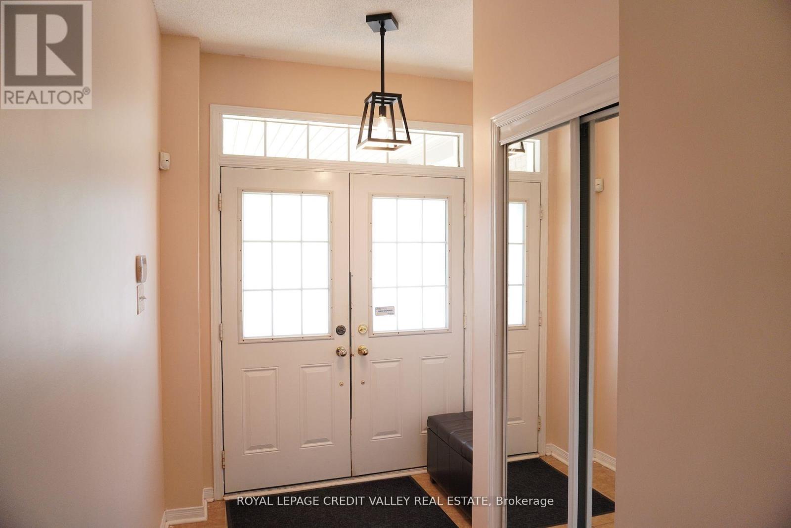 72 Kilrea Way, Brampton, Ontario  L6X 0R3 - Photo 3 - W12384926
